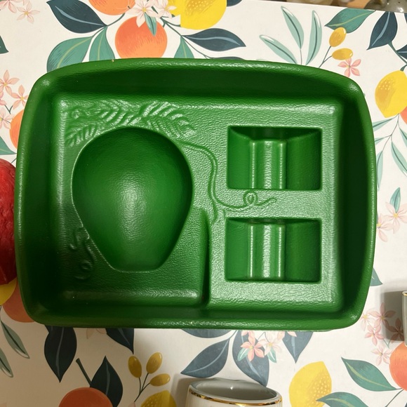 Vintage Avon Strawberry soap and napkin holder set. Gold trim - Picture 4 of 9